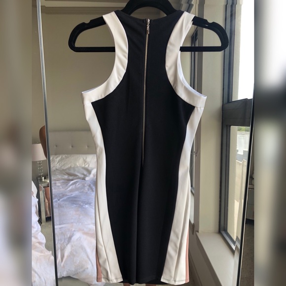 Chic Dress - Picture 4 of 6